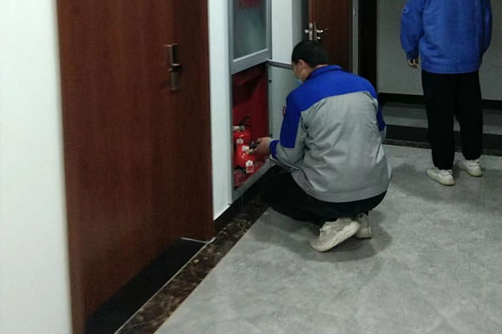 消防維保檢查消防箱，消防栓